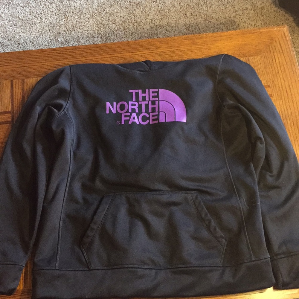 XL North Face sweatshirt